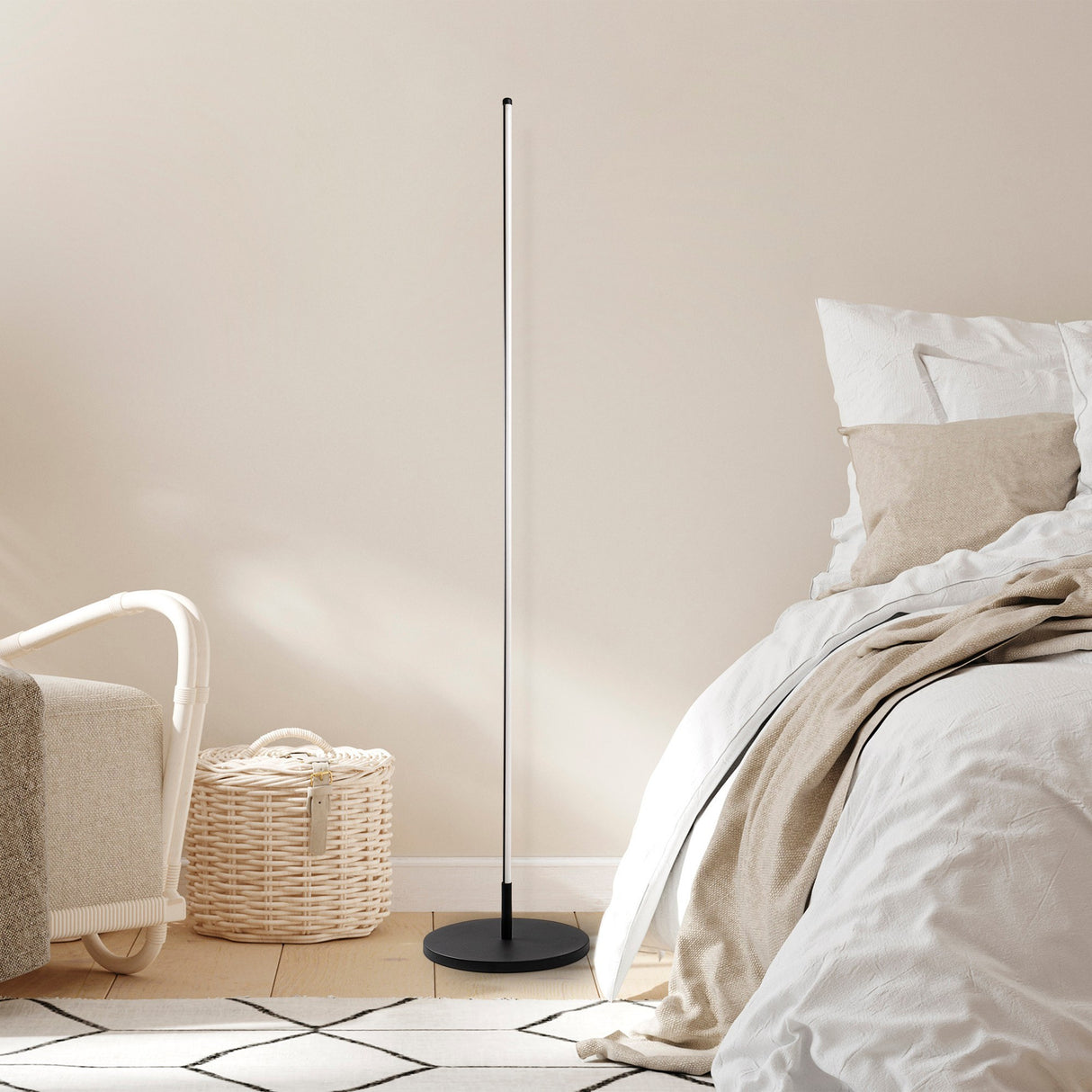 Black Metal Floor Lamp Sylvan