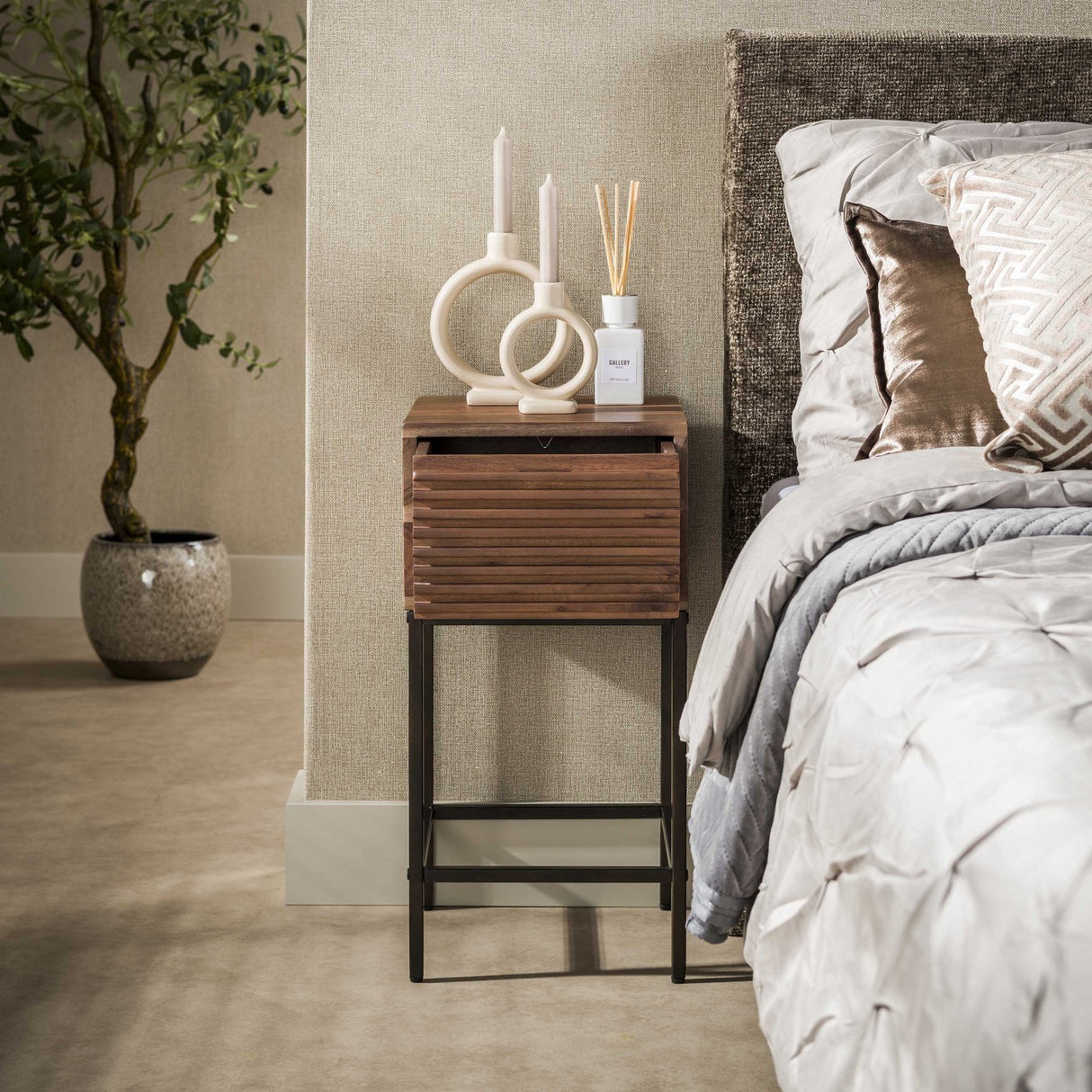 Nachtkastje met 1 lade bruin acaciahout Lani