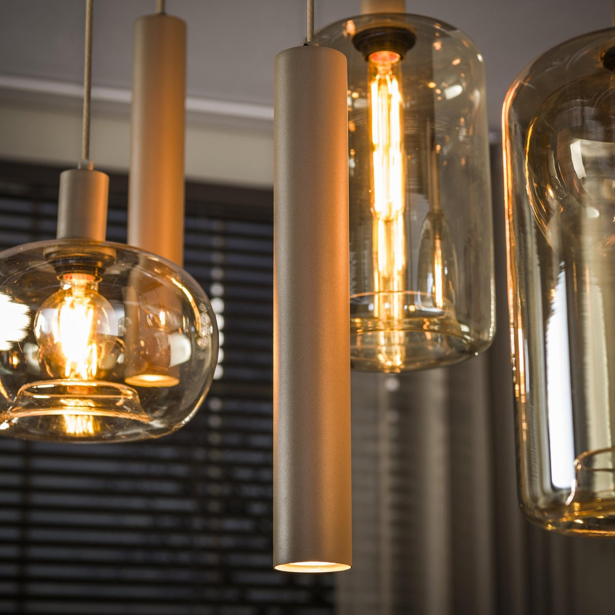 Hanglamp Sera 7-lichts beige metaal amber glas