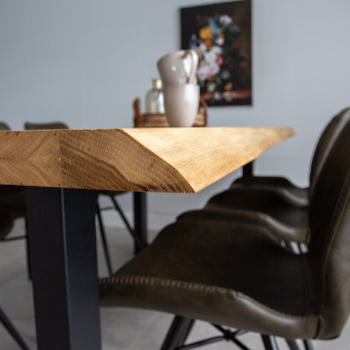 Dining tables - Dining table Revi Oak wood - Tree trunk shape - Black U - leg - Dimehouse
