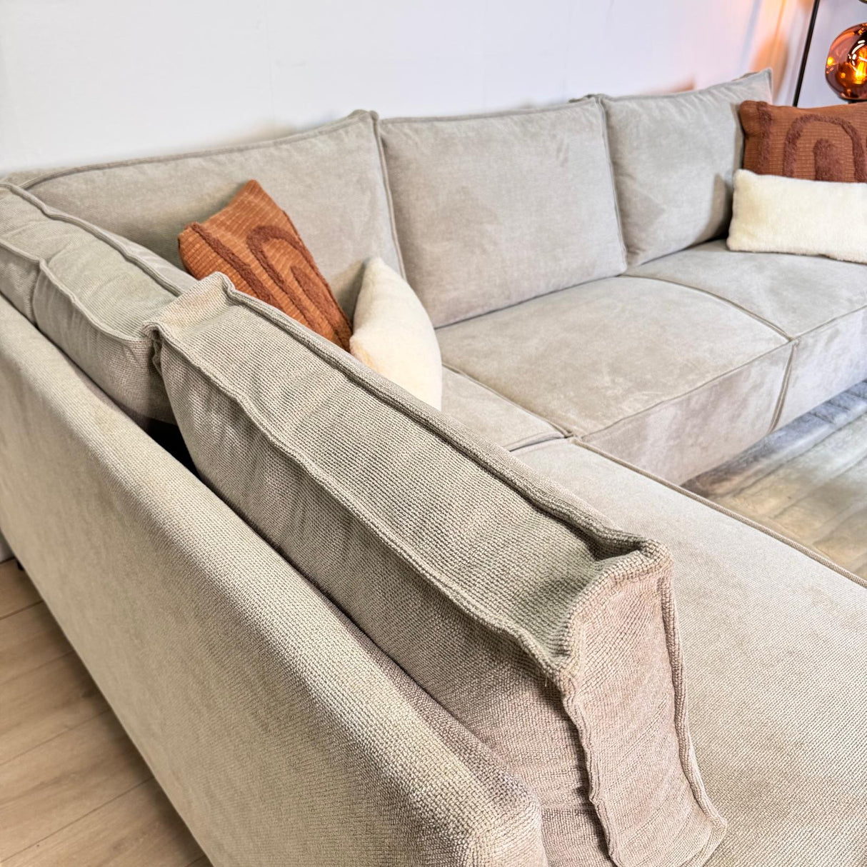 Corner sofa with beige chenille Yara chaise longue - left