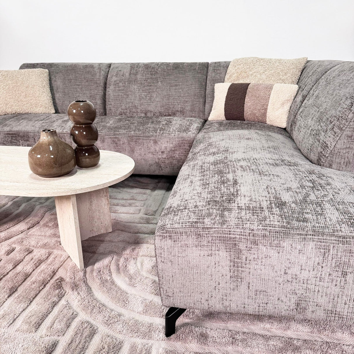 Banken - Hoekbank met chaise longue taupe chenille stof Manon - rechts - Dimehouse