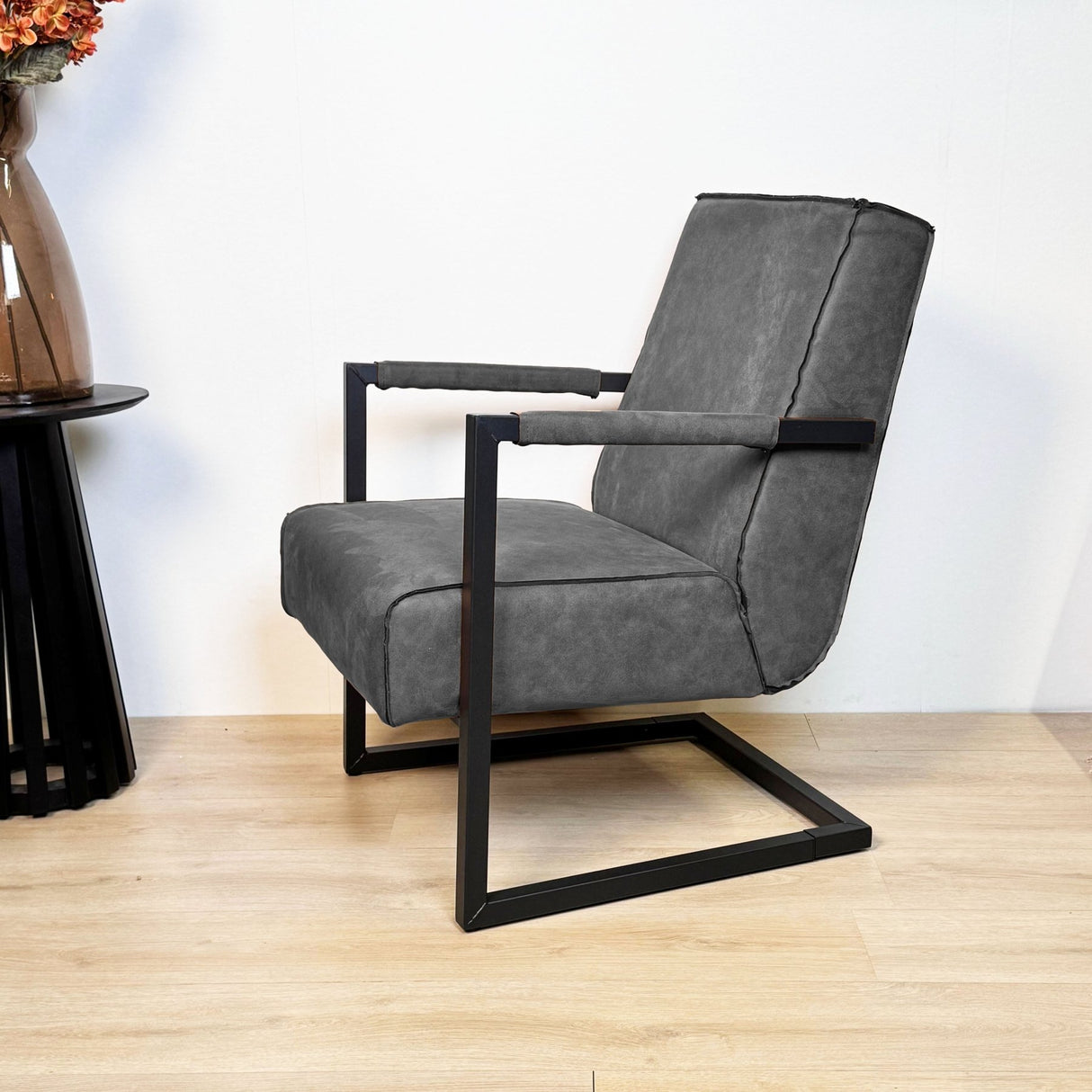 Tiger Industrial Leather Armchair Anthracite