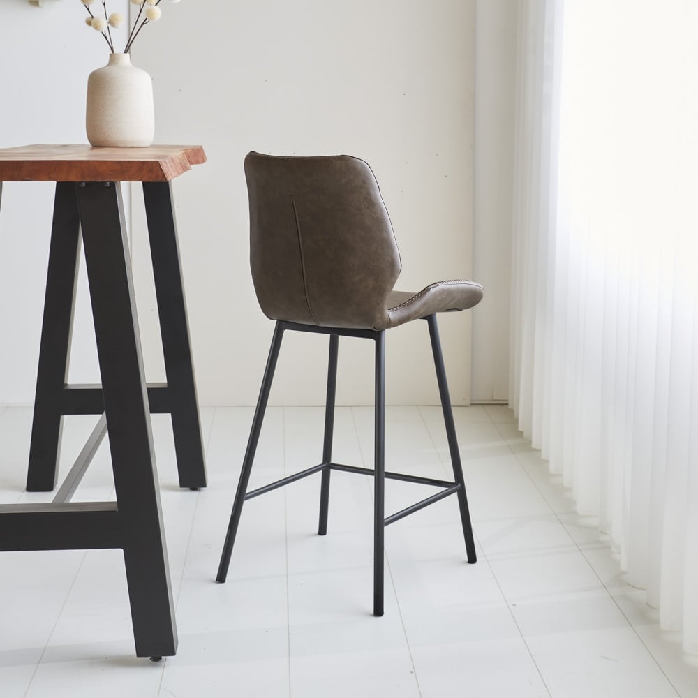 Bar stool Beau artificial leather Dimehouse Taupe LxWxH 84x54x52 Faux leather Atmospheric photo diagonal rear view