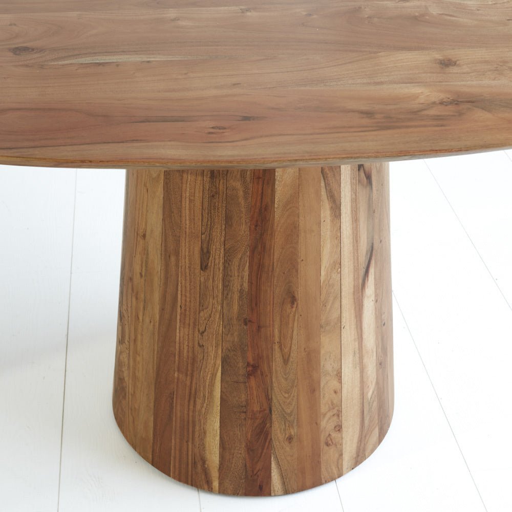 Dining table Amelia Dimehouse Oak LxWxH 208x108x11 Acacia wood Atmospheric photo diagonal front view