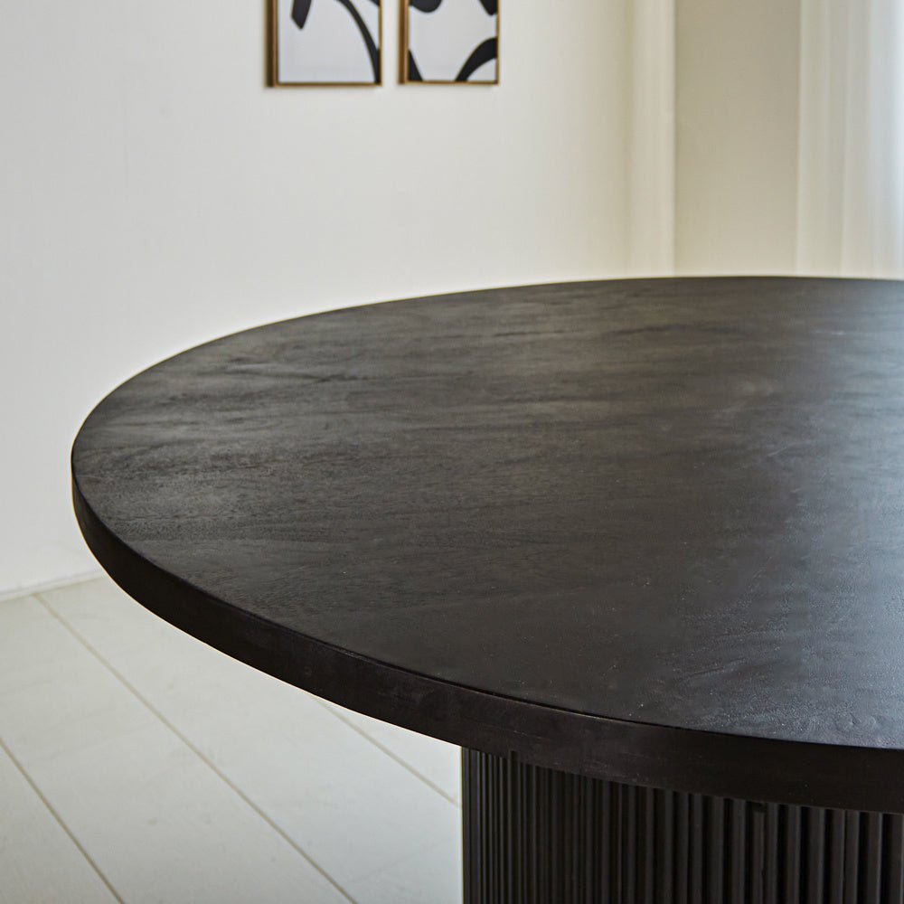 Dining table Elora Dimehouse Black LxWxH 155x155x9 Mango wood Atmospheric photo different