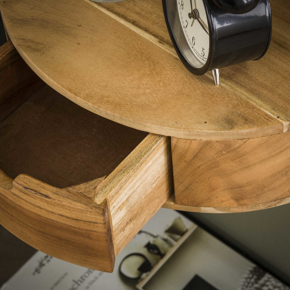 Bedside table Noa DH Interior Acacia LxWxH 40x20x12 Acacia wood Atmospheric photo diagonal front view