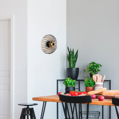 Black Metal Wall Lamp Poise 