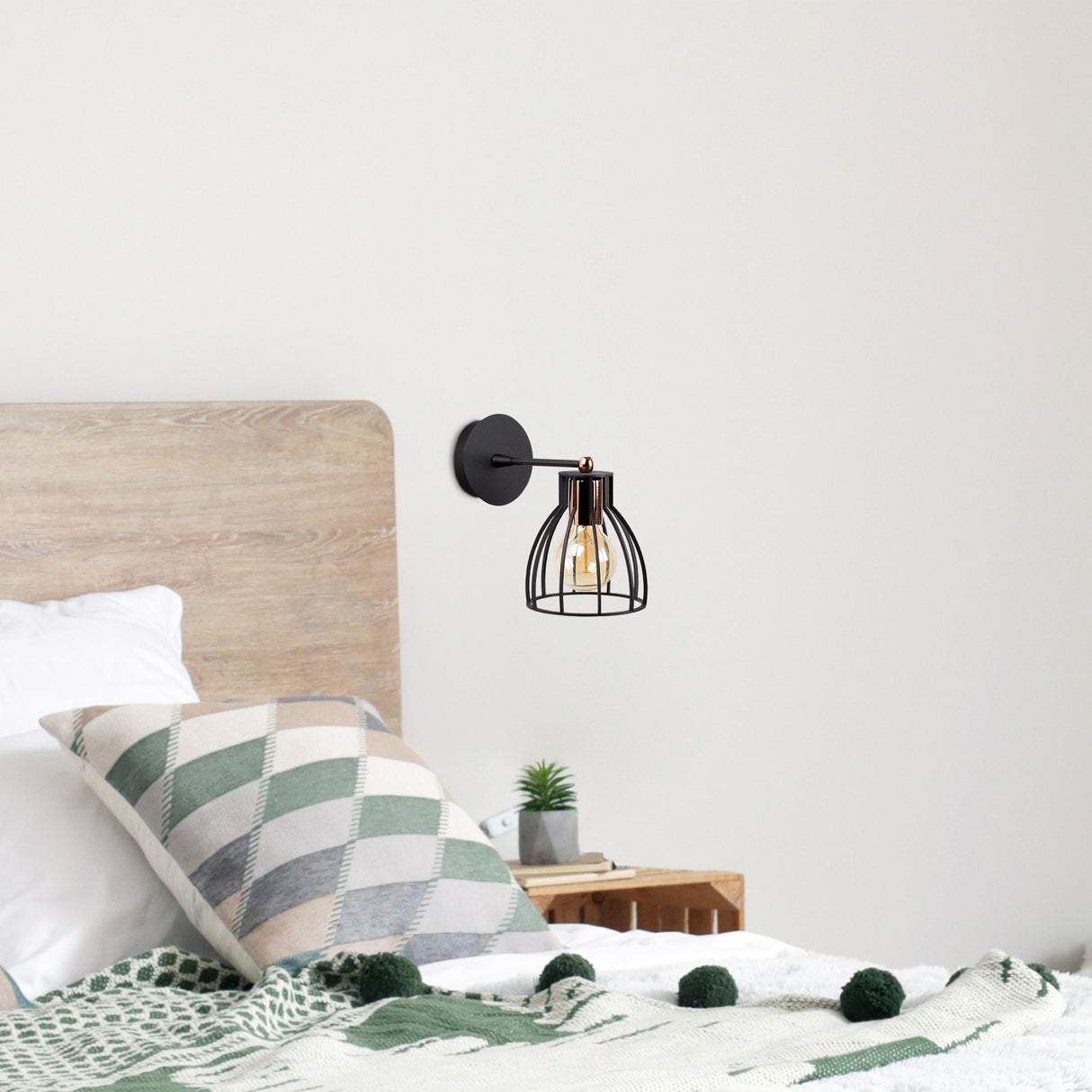 Black Metal Wall Lamp Delano 