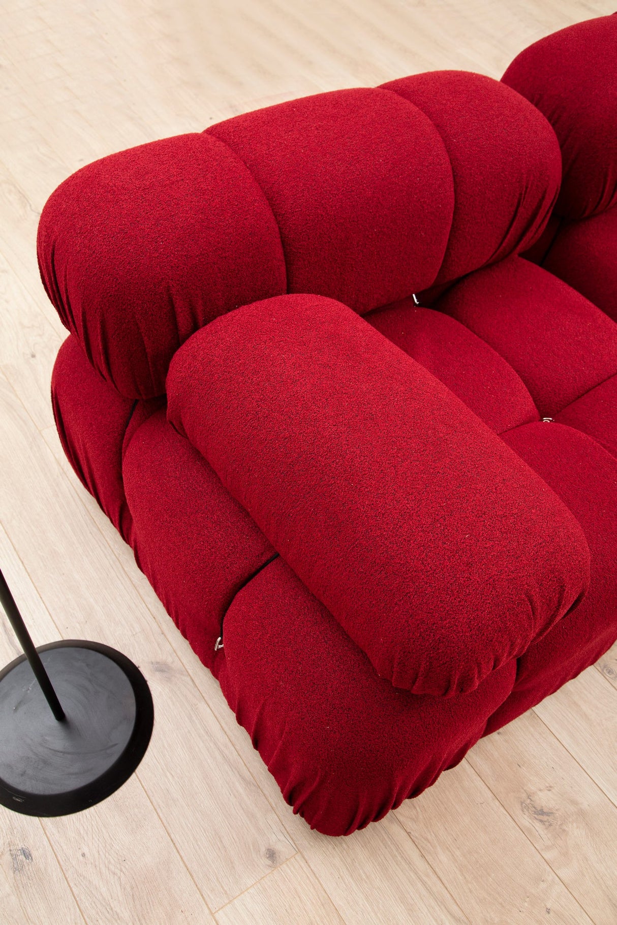 Banken - Modulaire XXL hoekbank Bubble met hocker - velvet rood - Dimehouse