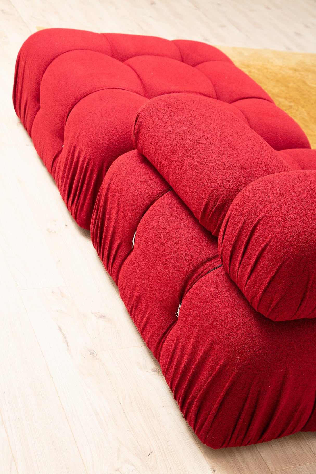 Banken - Modulaire XXL hoekbank Bubble met hocker - velvet rood - Dimehouse