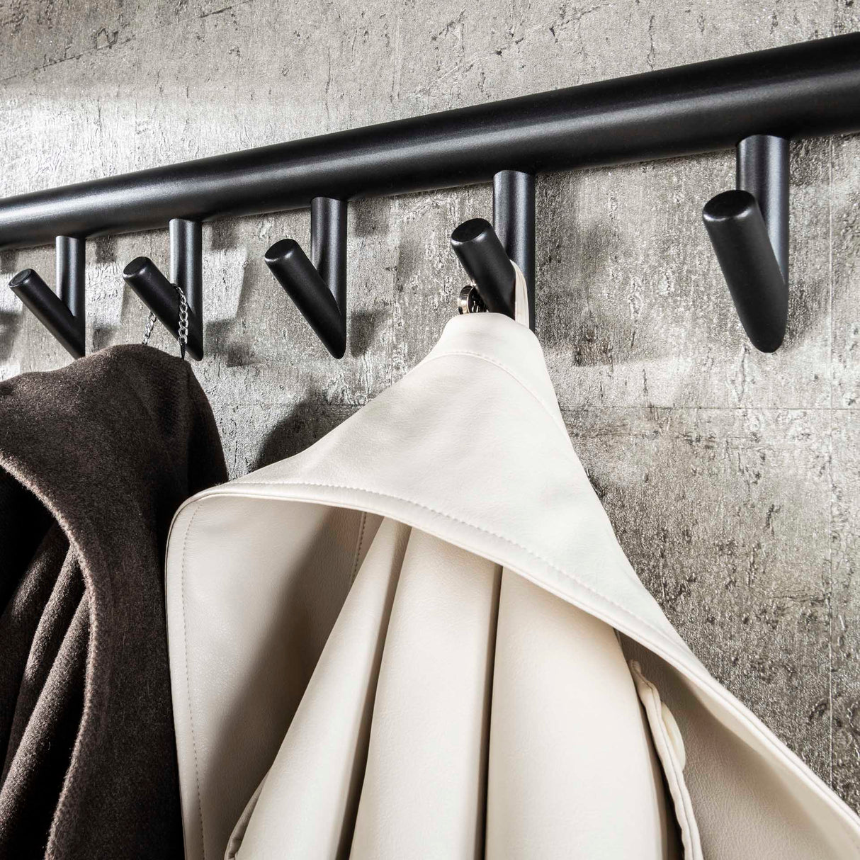 Coat rack Kimi 10-Hook Black Ceramic - With Rod and Hat Shelf 