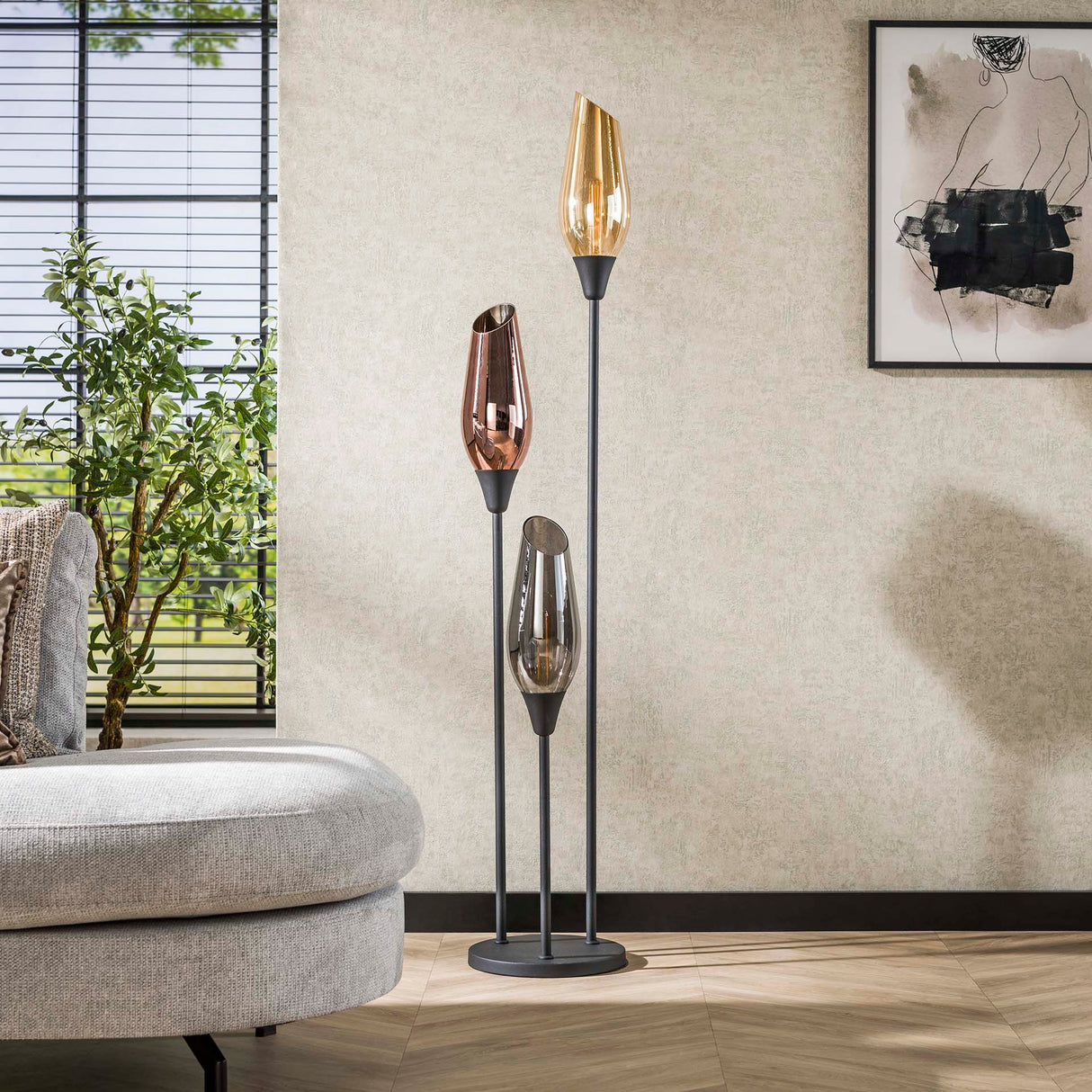 Floor lamp Nova 3-light black with glass globes 