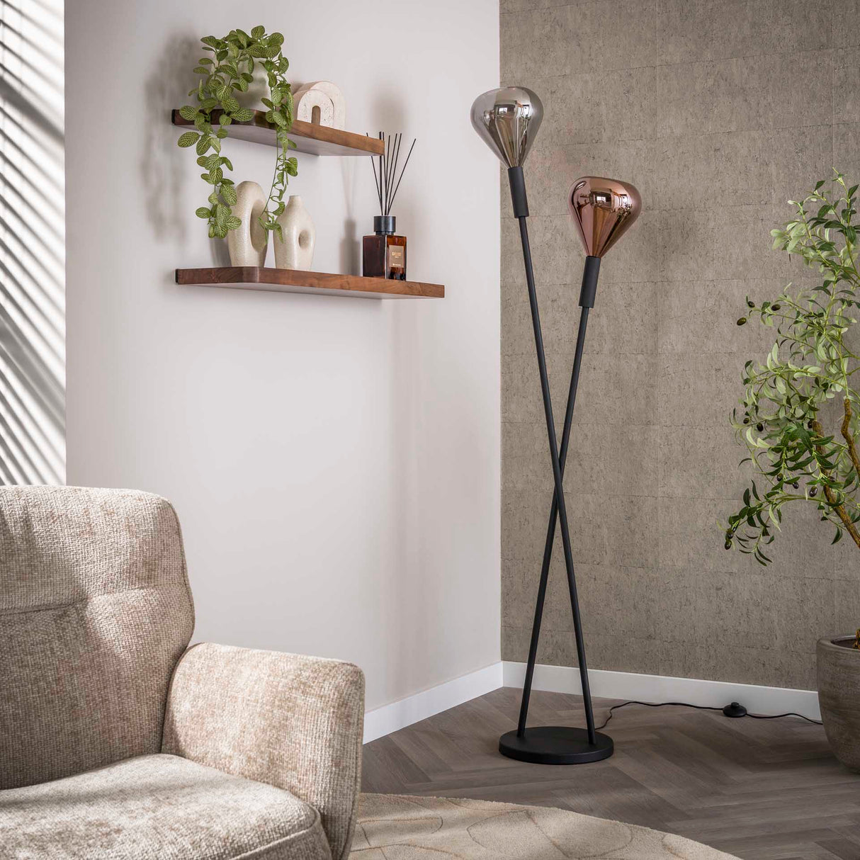 Aeris 2L Floor Lamp Black 