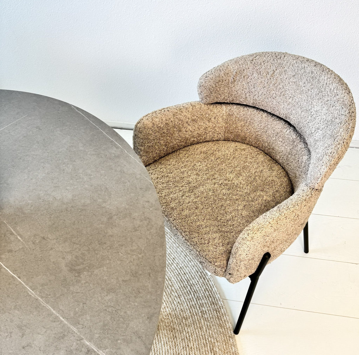 Dining chair Lola Bouclé fabric Beige with round back and arm 