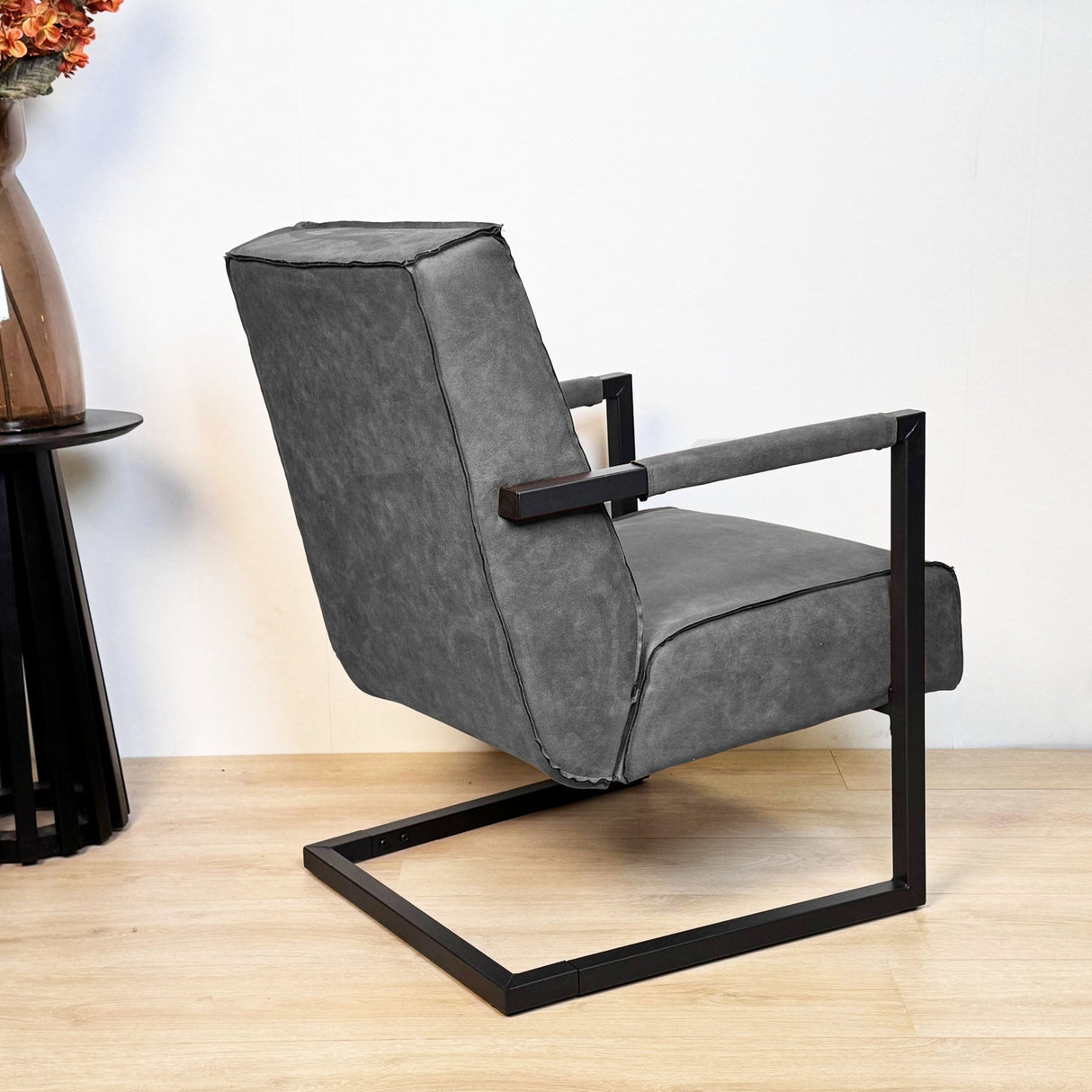Tiger Industrial Leather Armchair Anthracite