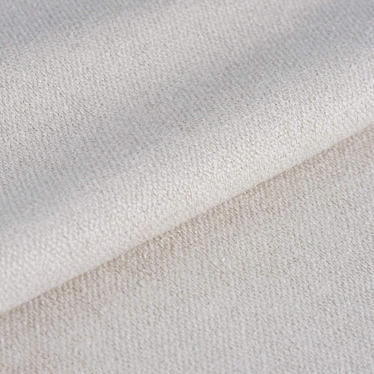 Dining Chair Nalo with Walnut-Coloured Metal Legs and Ivory-Coloured Seat