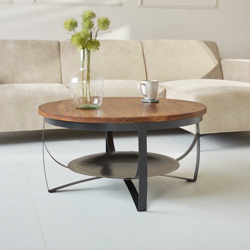 Coffee table Oxis Dimehouse Brown LxWxH 92x92x43 Mango wood Atmospheric photo diagonal front view