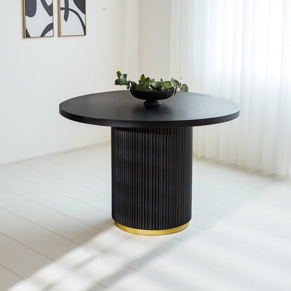 Dining table Elora Dimehouse Black LxWxH 115x115x9 Mango wood Atmospheric photo front view