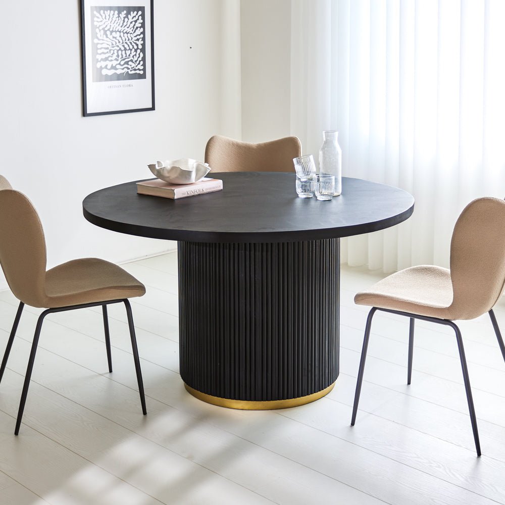 Dining table Elora Dimehouse Black LxWxH 135x135x9 Mango wood Atmospheric photo diagonal front view