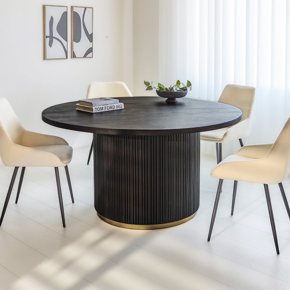 Dining table Elora Dimehouse Black LxWxH 155x155x9 Mango wood Atmospheric photo diagonal front view