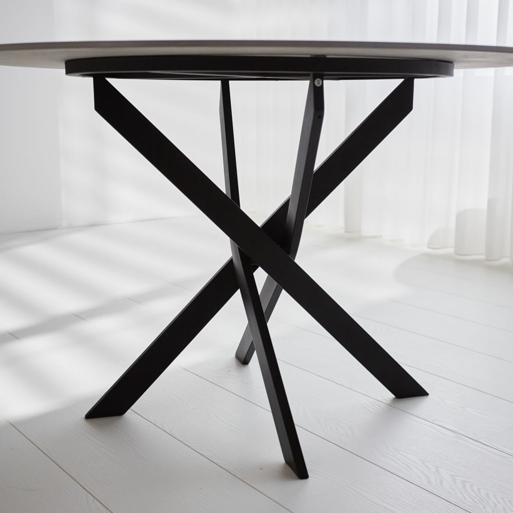 Vivian Gray dining table Dimehouse Gray LxWxH 121x121x11 Sintered stone Atmospheric photo detail