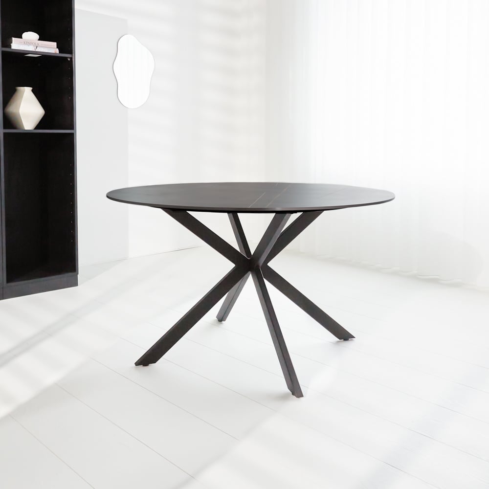 Dining table Yuna Black Dimehouse Black LxWxH 132x132x11 Sintered stone Atmospheric photo diagonal front view