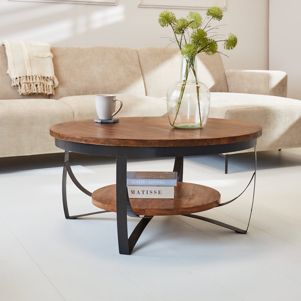 Coffee table Oxis Wood Dimehouse Brown LxWxH 92x92x43 Mango wood Atmospheric photo diagonal front view